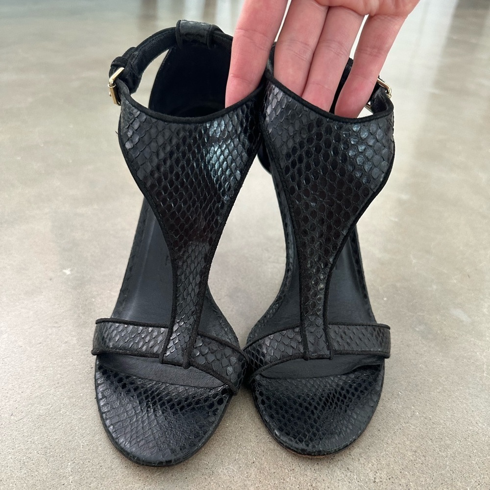Burberry Prorsum Snakeskin Heels - Picture 2 of 11